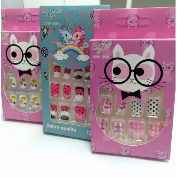 Uñas postizas infantiles para niñas estampadas x 12 unidades en caja, con pegatinas, distintos modelos